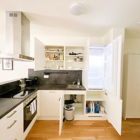 Whats-App Self-Check-In - 1Br Apartment, Near Airport,15 Min To Center Vienna Room photo