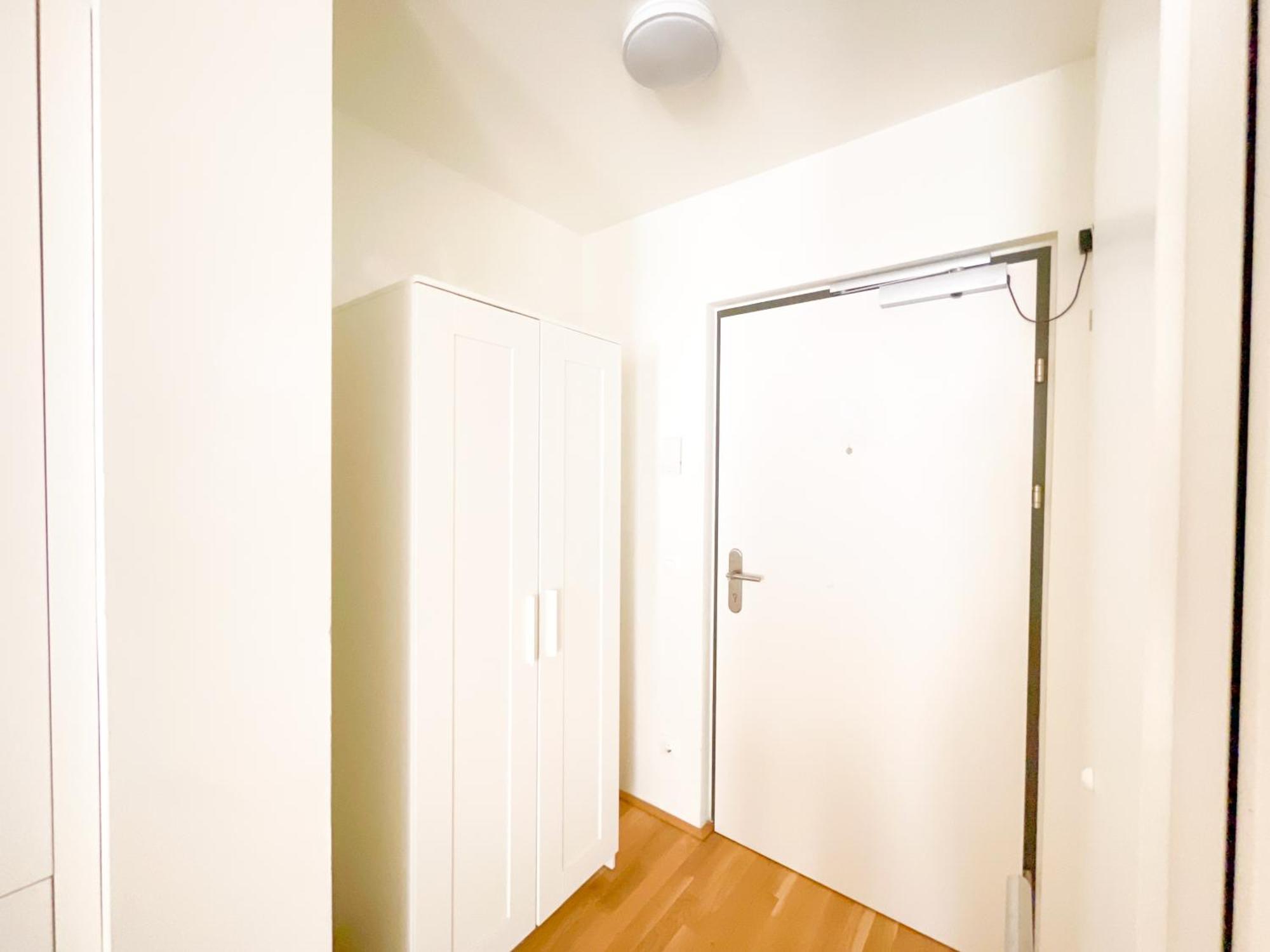 Whats-App Self-Check-In - 1Br Apartment, Near Airport,15 Min To Center Vienna Room photo